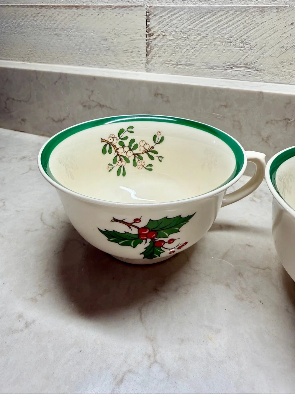 VINTAGE, BERTSON HOUSE LTD. (New York), HANDLED SOUP BOWL. SET /2